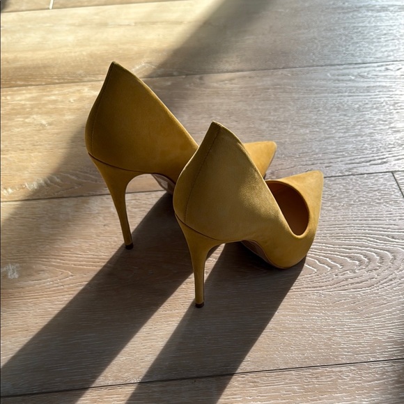 Elegant Yellow Stiletto Heels - Picture 4 of 10